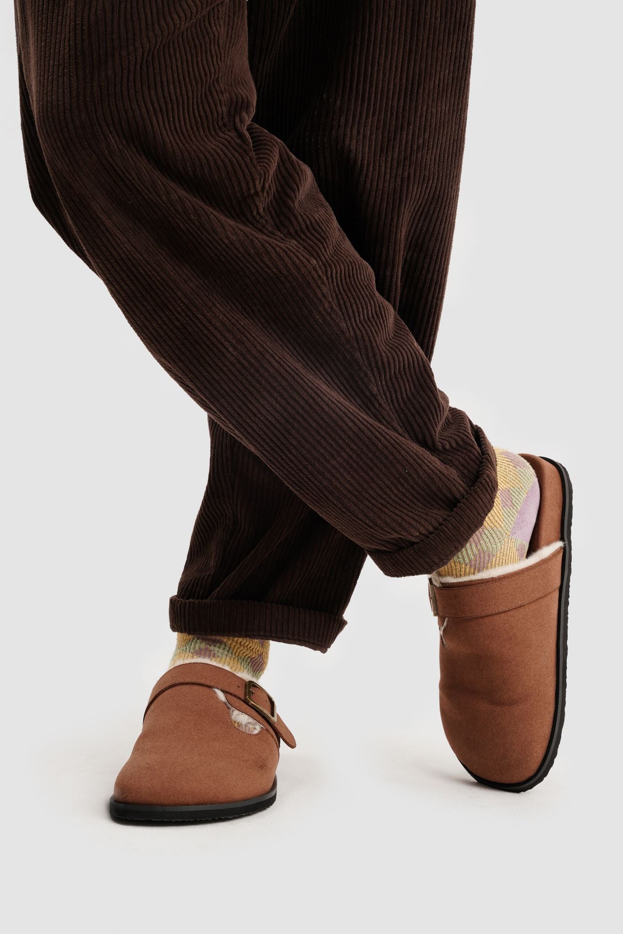 CLOG VEGAN SUEDE CAMEL