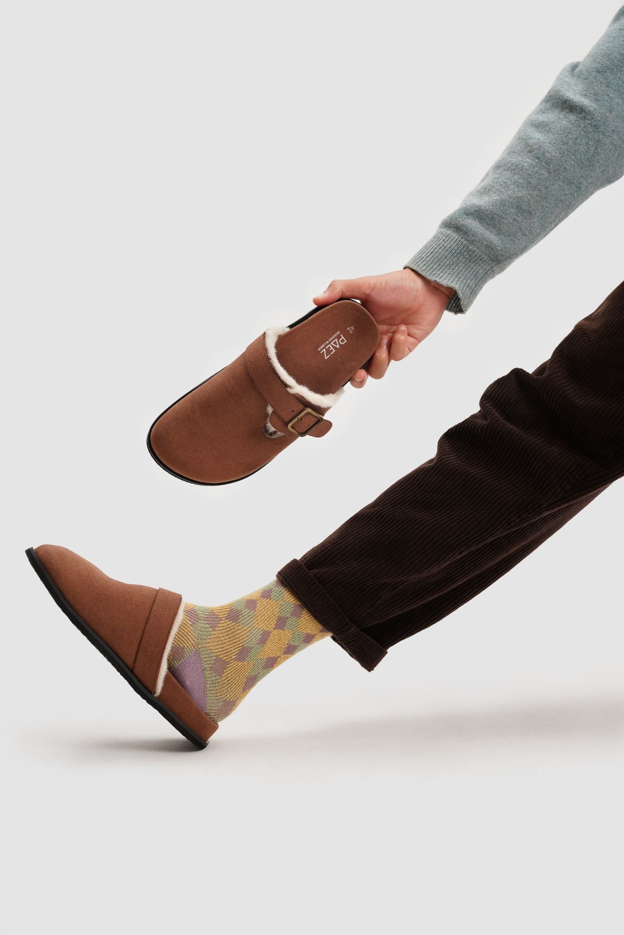CLOG VEGAN SUEDE CAMEL