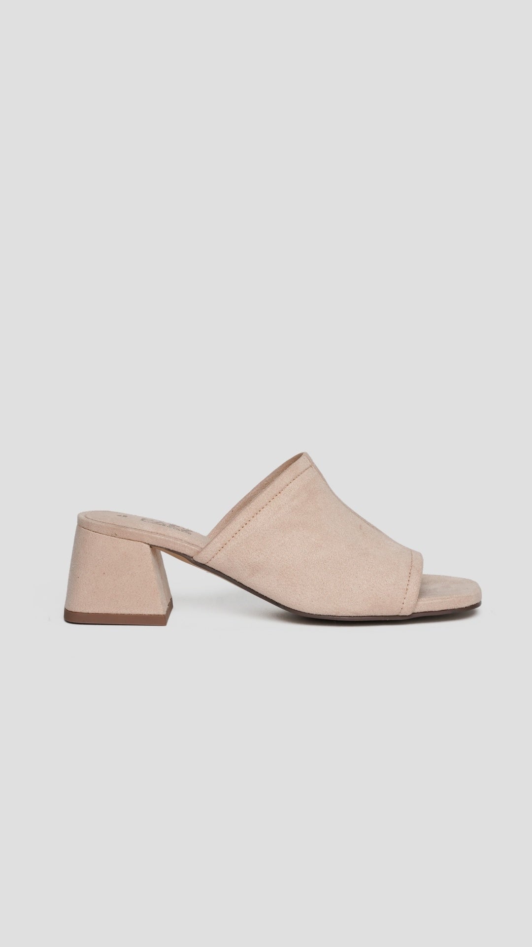 MULE HEEL VEGAN SUEDE SAND